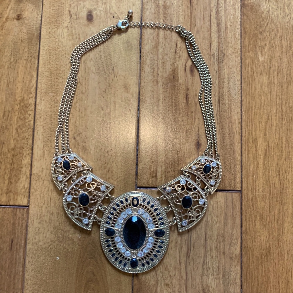 Forever 21 necklace